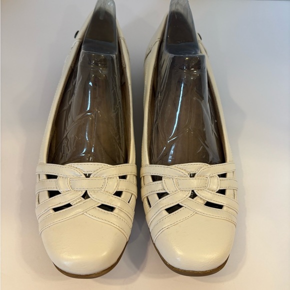 Life Stride Soft Systems white slide-on loafers size 7.5 M - Picture 1 of 10